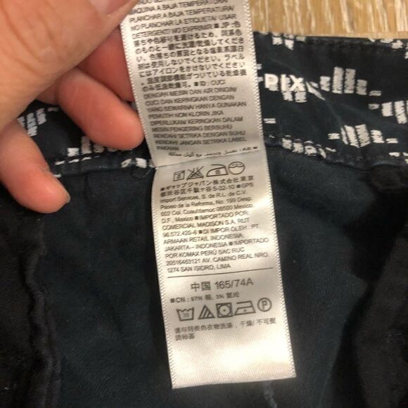 Old Navy Pixie Shorts black and white print mid hi rise 4” 10 Reg - Picture 6 of 14